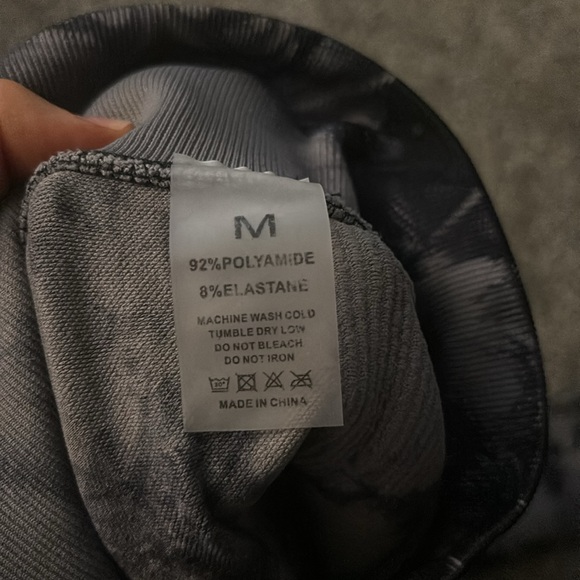 Yeoreo Butt Scrunch Tie Dye Leggings - Picture 4 of 4